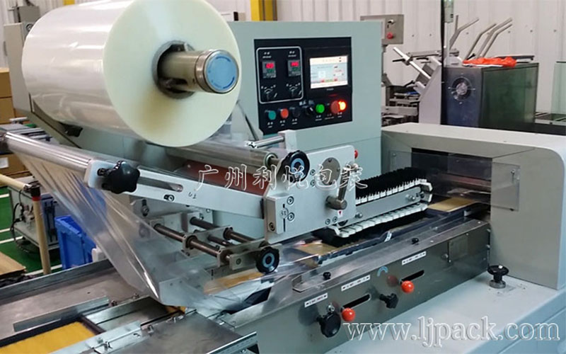 Box packing machine for filter media 